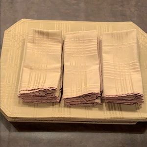 Set of 12 Placemats and 12 napkins